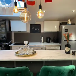 Welcome To Matteo's Bar - Place Massena 5min France